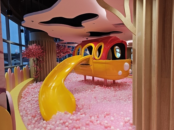 บริษัท ปัน ปัน เพลย์กราวด์ แอนด์ ทอยส์ จำกัด