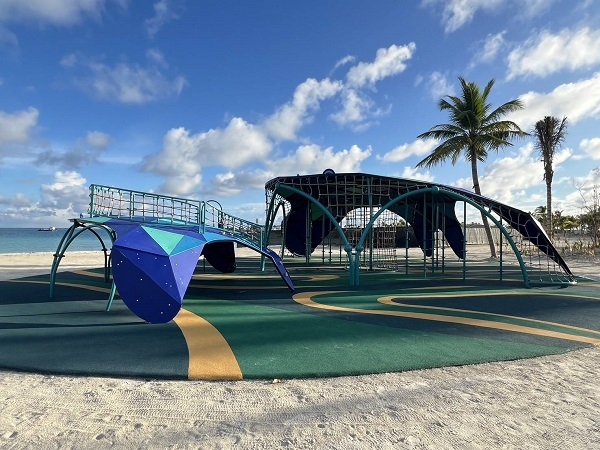 บริษัท ปัน ปัน เพลย์กราวด์ แอนด์ ทอยส์ จำกัด