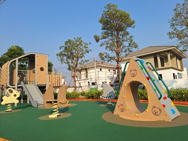 บริษัท ปัน ปัน เพลย์กราวด์ แอนด์ ทอยส์ จำกัด