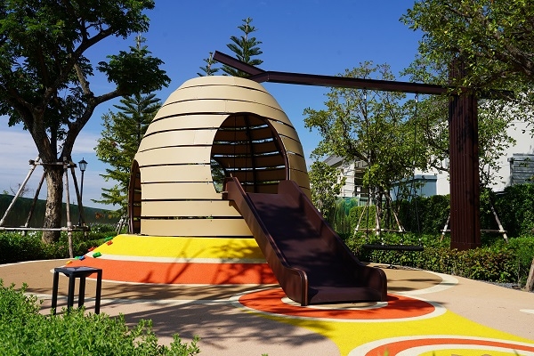 บริษัท ปัน ปัน เพลย์กราวด์ แอนด์ ทอยส์ จำกัด